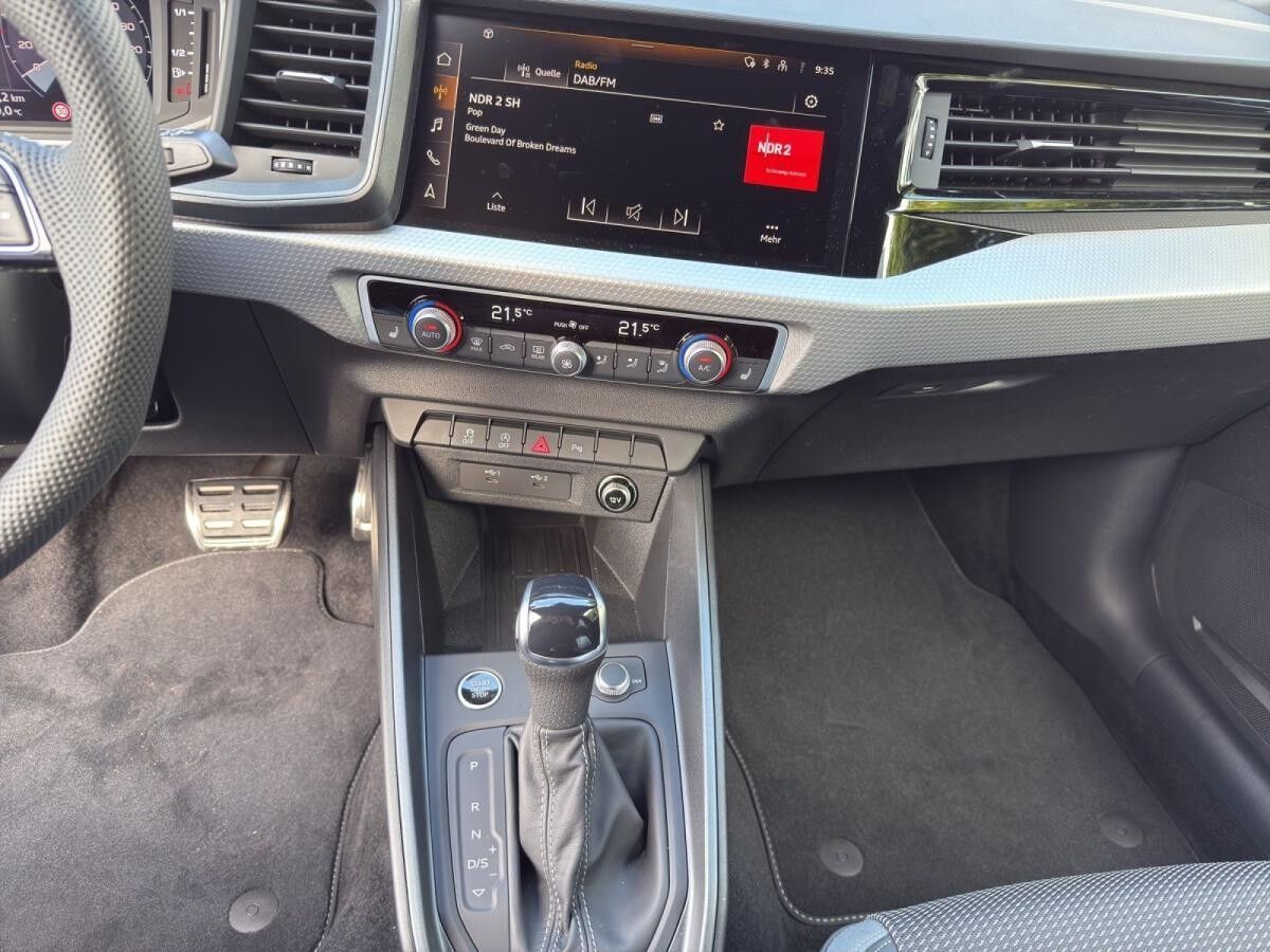 Audi A1 Sportback S line 35 TFSI S tronic Optik schw.