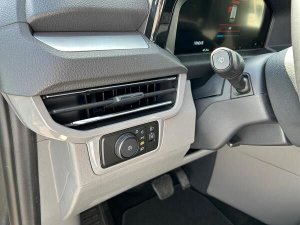Volkswagen e-Caravelle Life LR NAVI 160KW 8SITZER