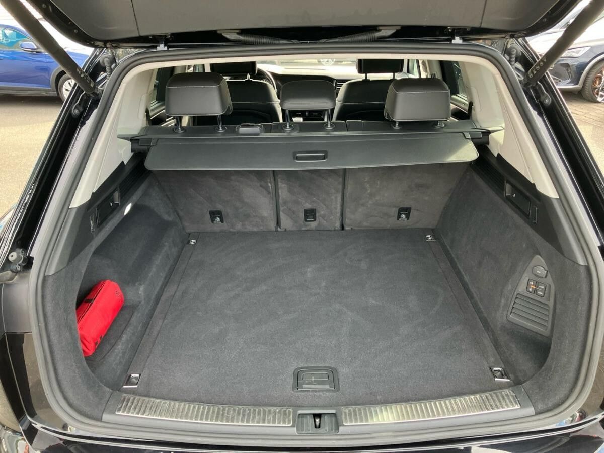 Volkswagen Touareg Elegance 3.0 TDI 4M DSG / Matrix, AHK