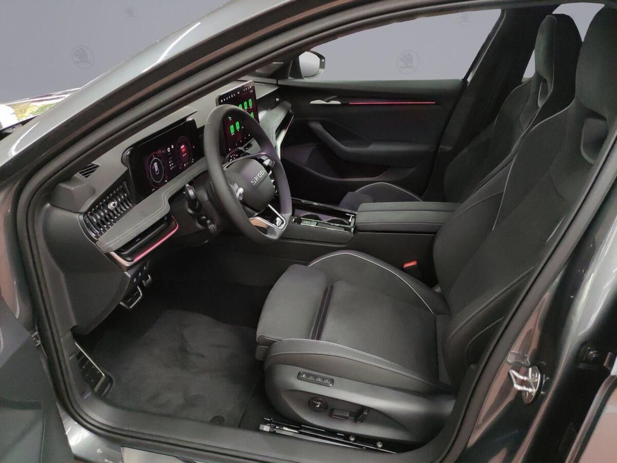 Skoda Superb Combi Sportline 1.5 TSI DSG iV AHK PANO