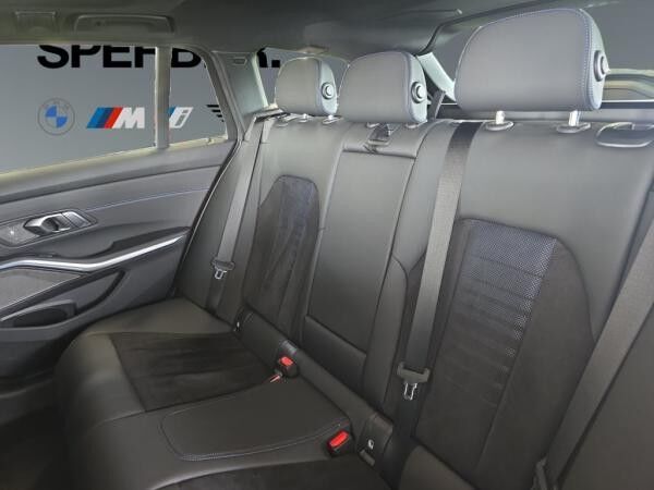 BMW 330 e xDrive Tour. M Sport *Pano*DrivingAss*HeadUp*H/K*Kamera*Komfortzugang*
