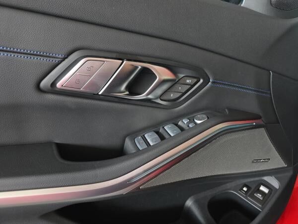 BMW 330 e xDrive Tour. M Sport *Pano*DrivingAss*HeadUp*H/K*Kamera*Komfortzugang*