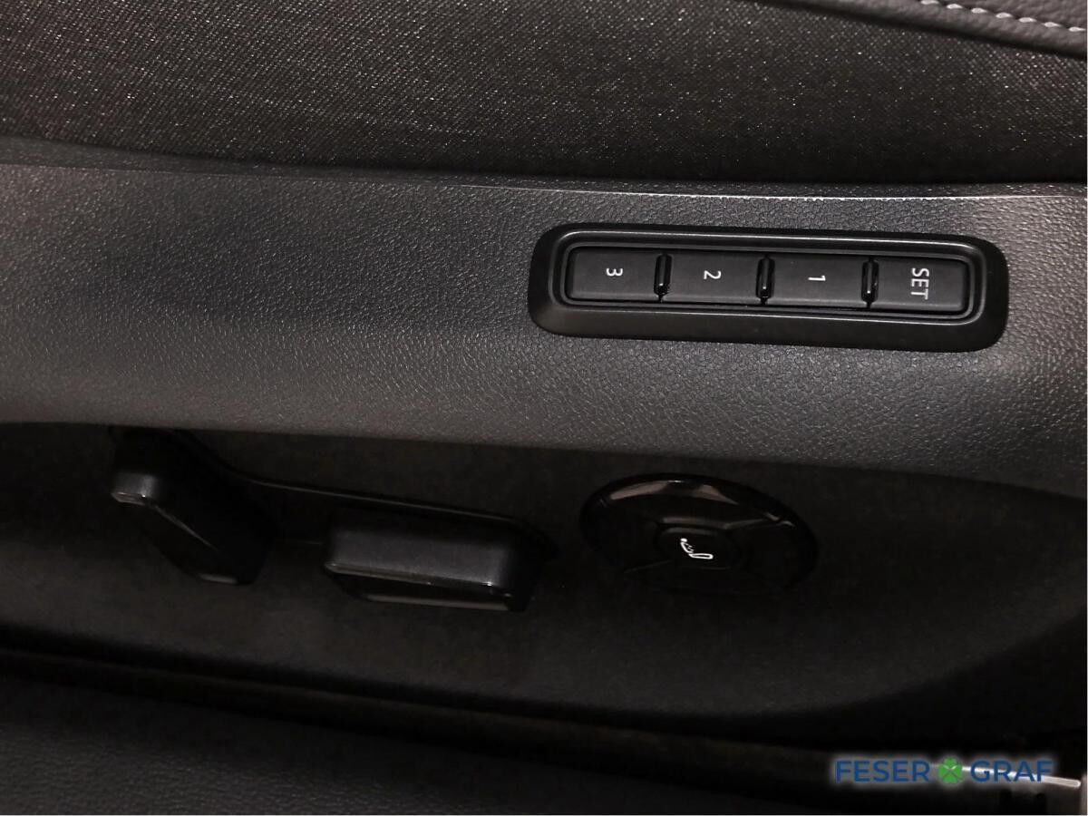 Skoda Superb Sportline 2,0 TDI DSG 4x4- AHK,NAVI,SHZ