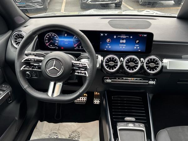 Mercedes-Benz GLB 200 d AMG Night Multibeam Pano AHK 7-Sitzer
