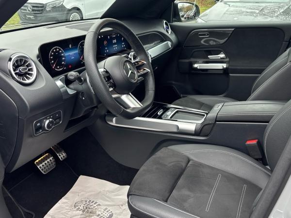 Mercedes-Benz GLB 200 d AMG Night Multibeam Pano AHK 7-Sitzer