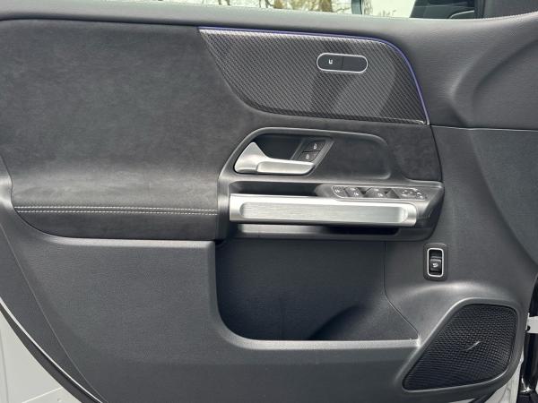 Mercedes-Benz GLB 200 d AMG Night Multibeam Pano AHK 7-Sitzer