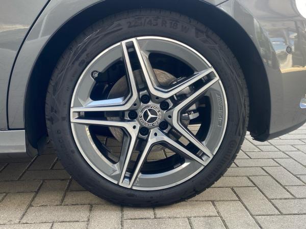 Mercedes-Benz A 200 AMG Multibeam-LED Panorama Ambiente 360°-K