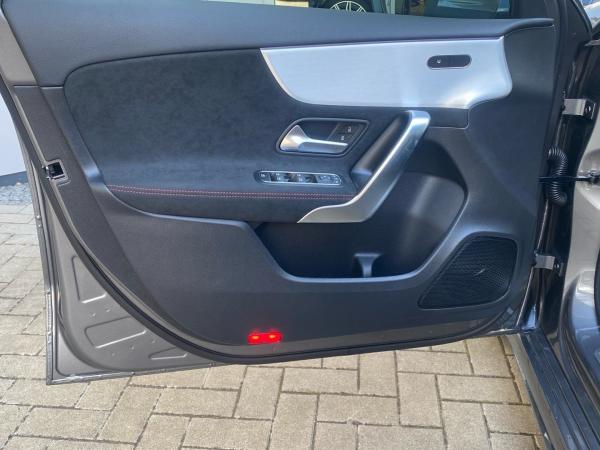 Mercedes-Benz A 200 AMG Multibeam-LED Panorama Ambiente 360°-K