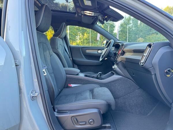 Volvo EX40 Twin Motor ULTRA  -BLACK EDITION - Sofort lieferbar!