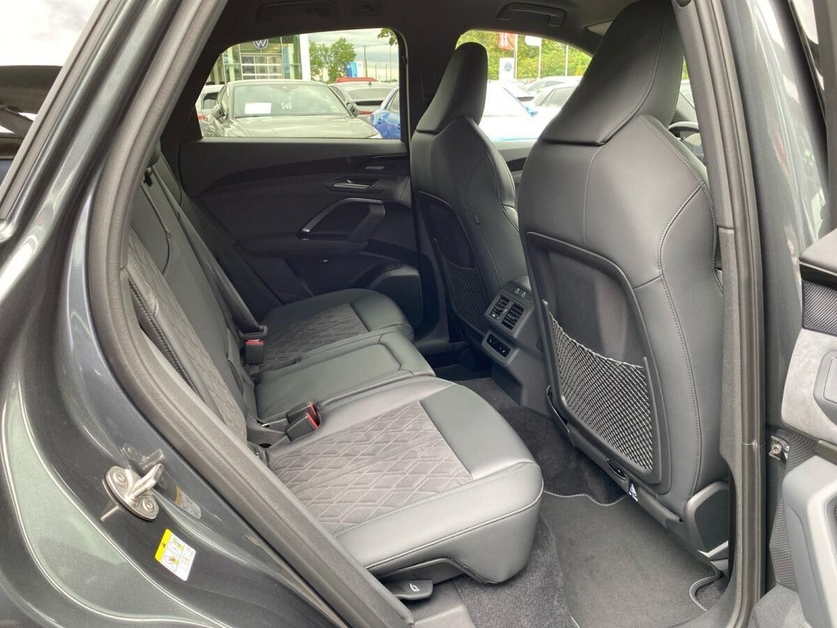 Audi Q5 Sportback e-hybrid quattro AHK 360° Audi Q5 Sportback e-hybrid quattro AHK 360°