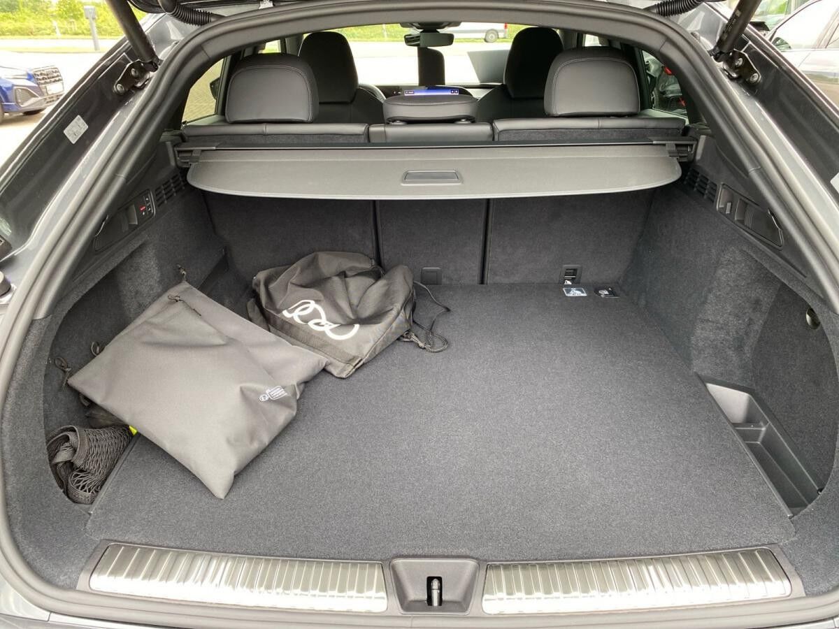 Audi Q5 Sportback e-hybrid quattro AHK 360° Audi Q5 Sportback e-hybrid quattro AHK 360°