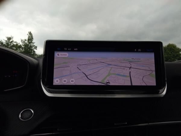 Peugeot 2008 ALLURE HYBRID 145 e-DSC6 Navi LED ACC