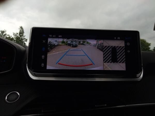Peugeot 2008 ALLURE HYBRID 145 e-DSC6 Navi LED ACC