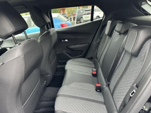 Peugeot 2008 ALLURE HYBRID 145 e-DSC6 Navi LED ACC SHZ