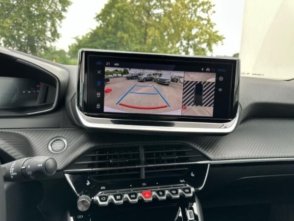 Peugeot 2008 ALLURE HYBRID 145 e-DSC6 Navi LED ACC SHZ
