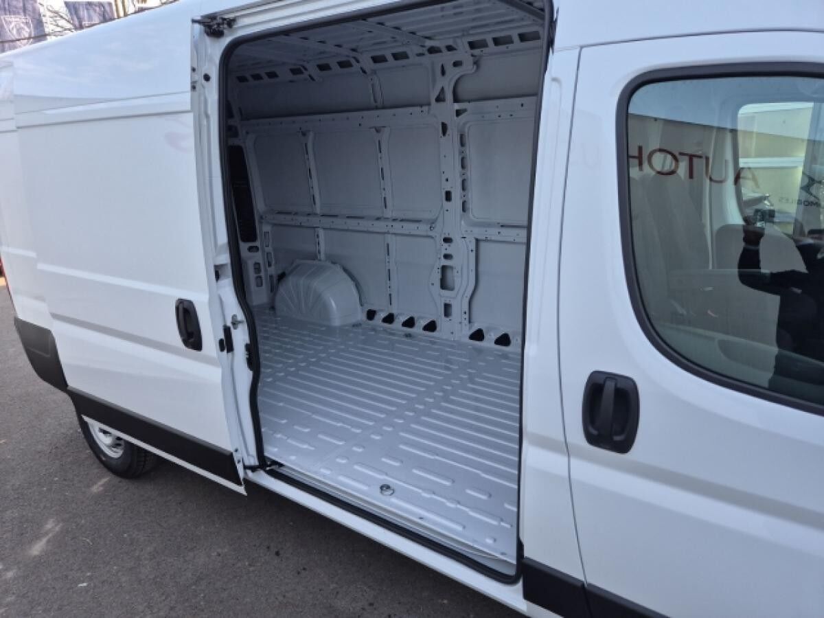 Peugeot Boxer 35 L3H2 BLUE HDI 140 AUTOMATIK