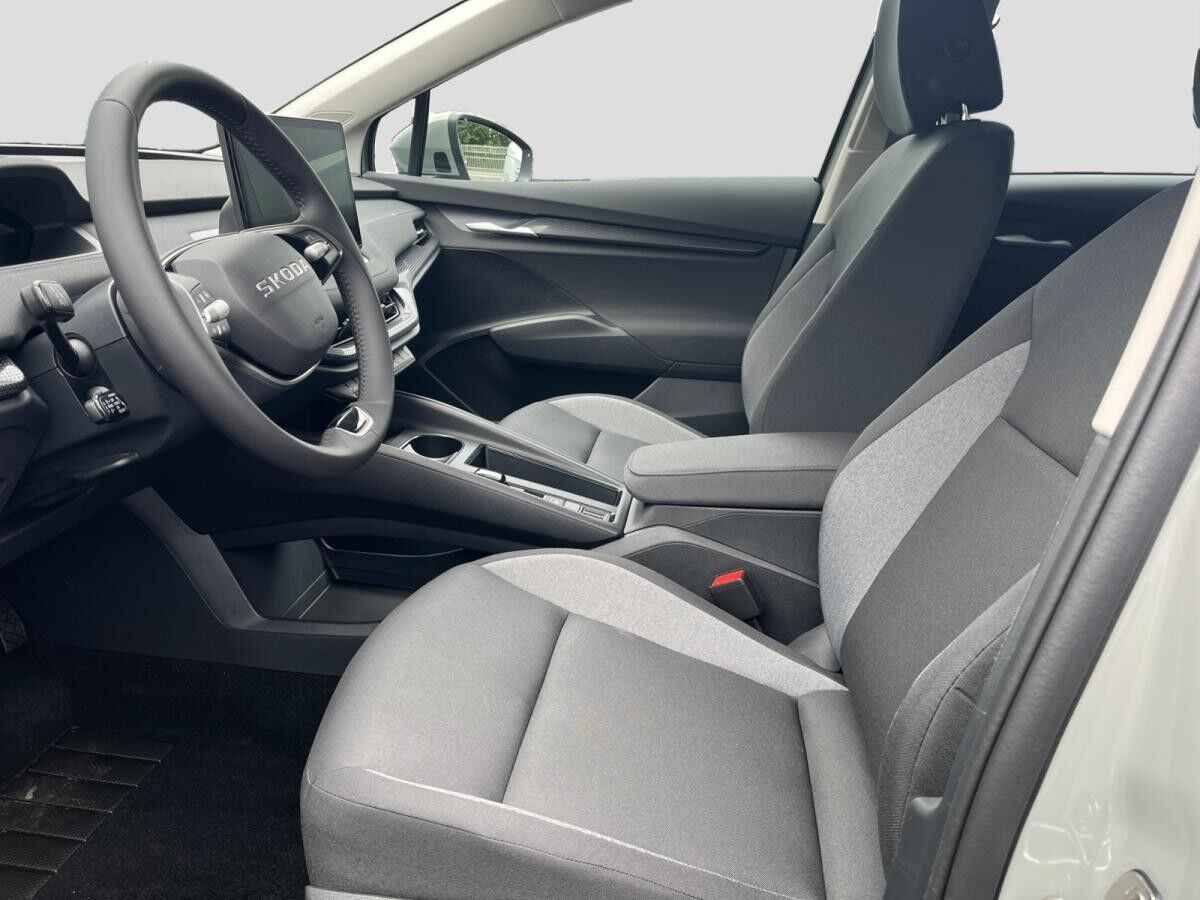 Skoda Elroq 50 Tour Wärmepumpe AHK Plus