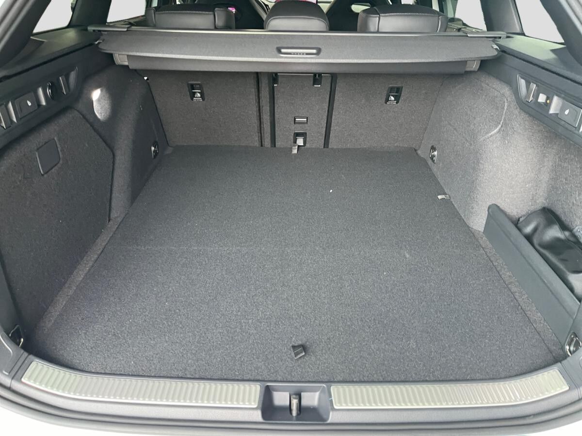 Skoda Superb Com. SL 1.5 TSI iV DSG Skoda Superb Com. SL 1.5 TSI iV DSG