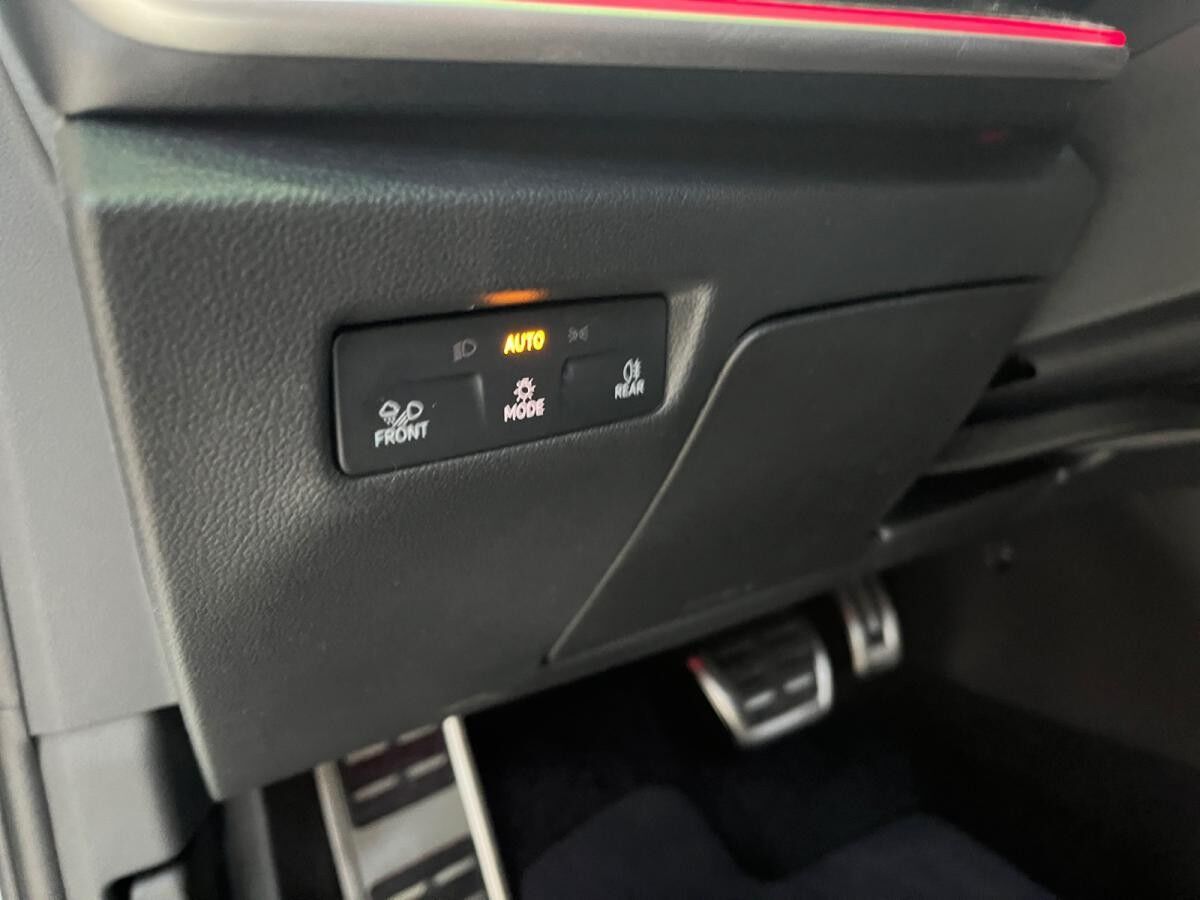 Skoda Superb Com. SL 1.5 TSI iV DSG Skoda Superb Com. SL 1.5 TSI iV DSG