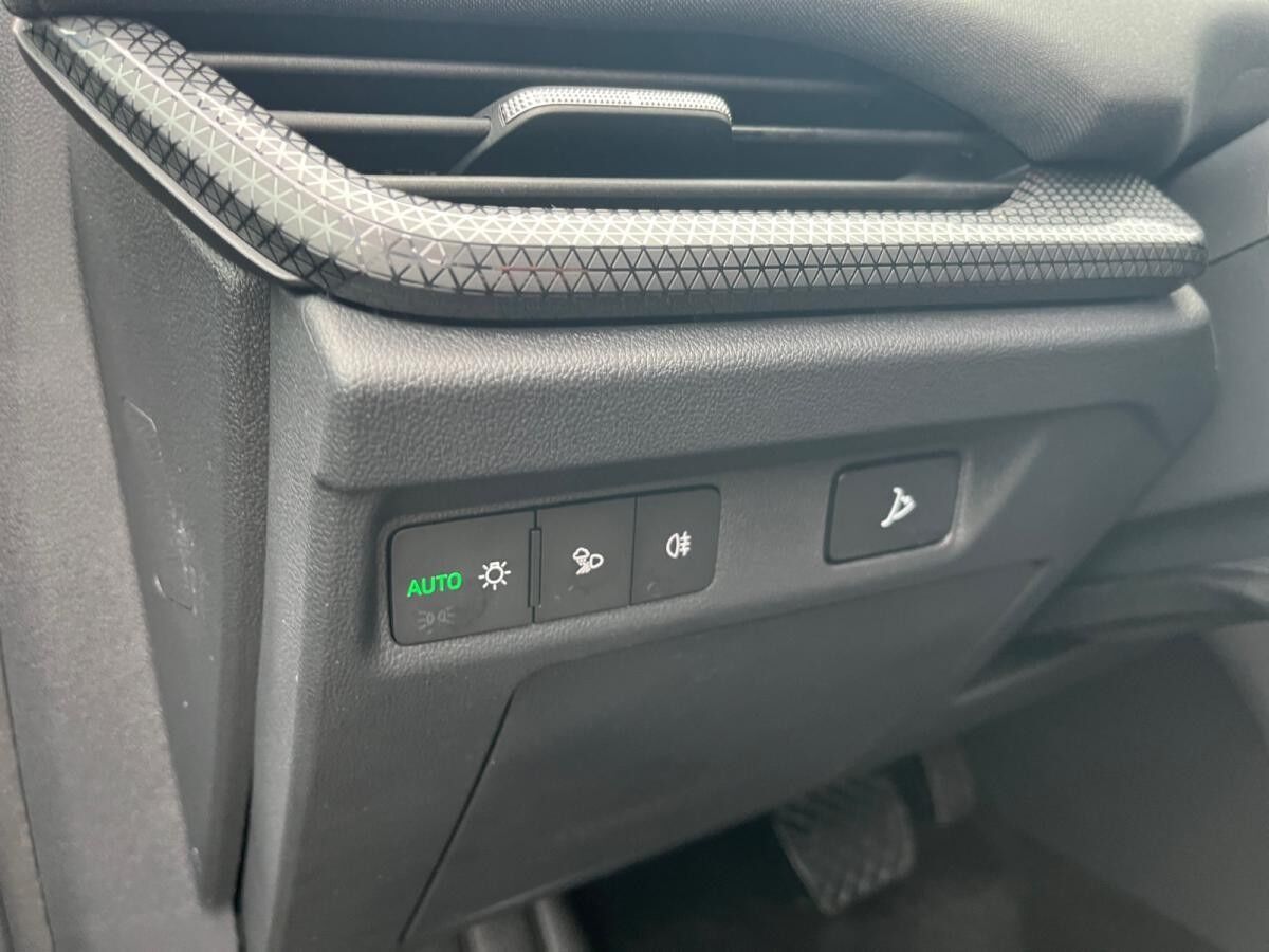 Skoda Elroq 50 Tour Wärmepumpe AHK Plus