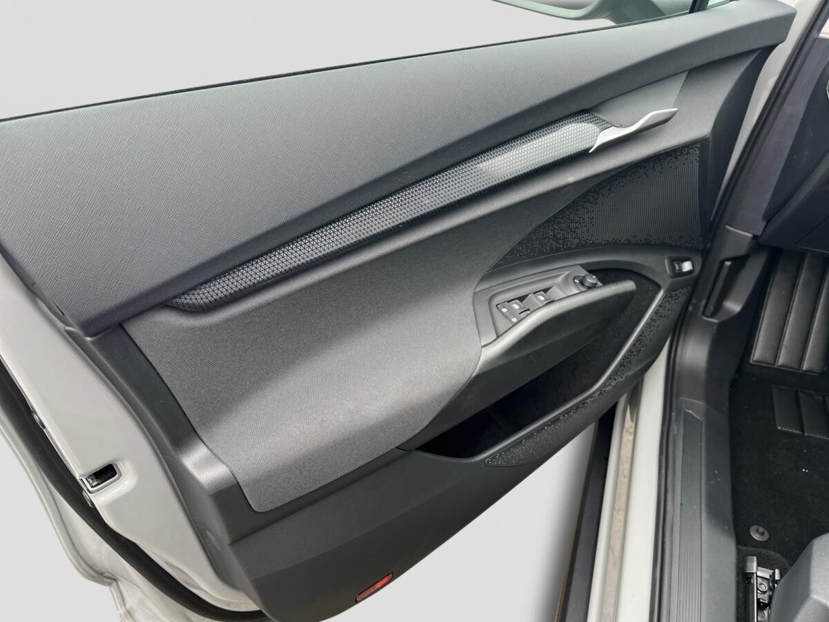 Skoda Elroq 50 Tour Wärmepumpe AHK Plus