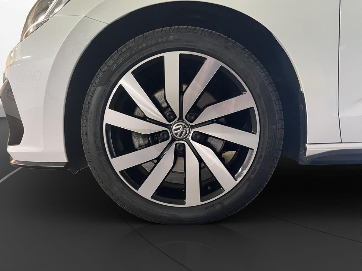 Volkswagen Touran 1.5 TSI R-Line 7-Sitzer AHK Pano LED Navi RFK ACC