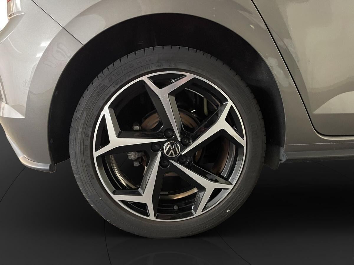 Volkswagen Polo 1.0 TSI Highline R-Line DSG LED LM 17" Navi PDC vo+hi ACC