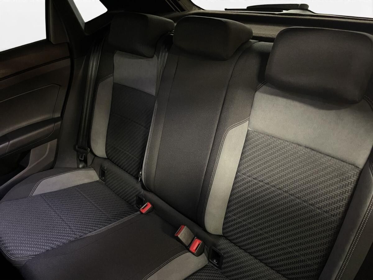 Volkswagen Polo 1.0 TSI Highline R-Line DSG LED LM 17" Navi PDC vo+hi ACC