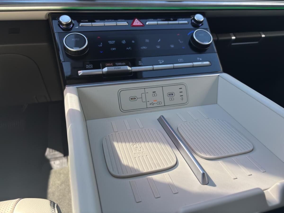 Hyundai SANTA FE PHEV 5-Sitzer MY25 1.6 T-GDI 253 PS 6-AT 4WD Signature (Forest Green), Komfort-Paket, Digital Ke