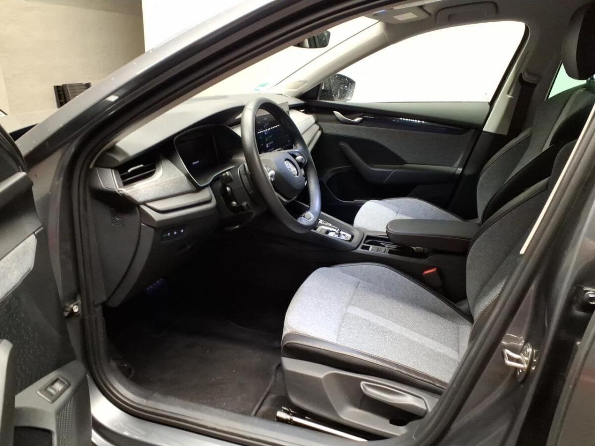 Skoda Octavia Selection 2.0TDI DSG / Matrix, Navi, RFK