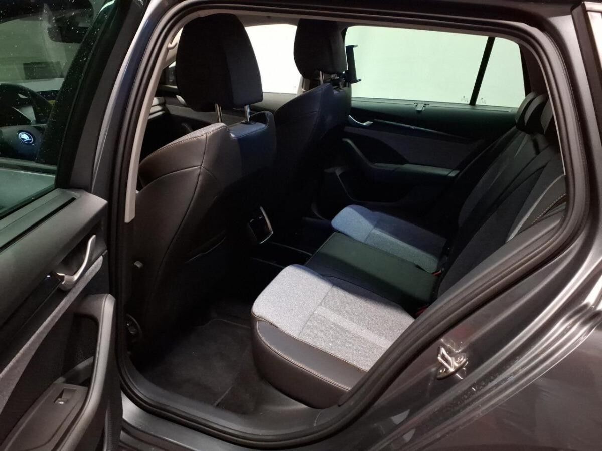 Skoda Octavia Selection 2.0TDI DSG / Matrix, Navi, RFK