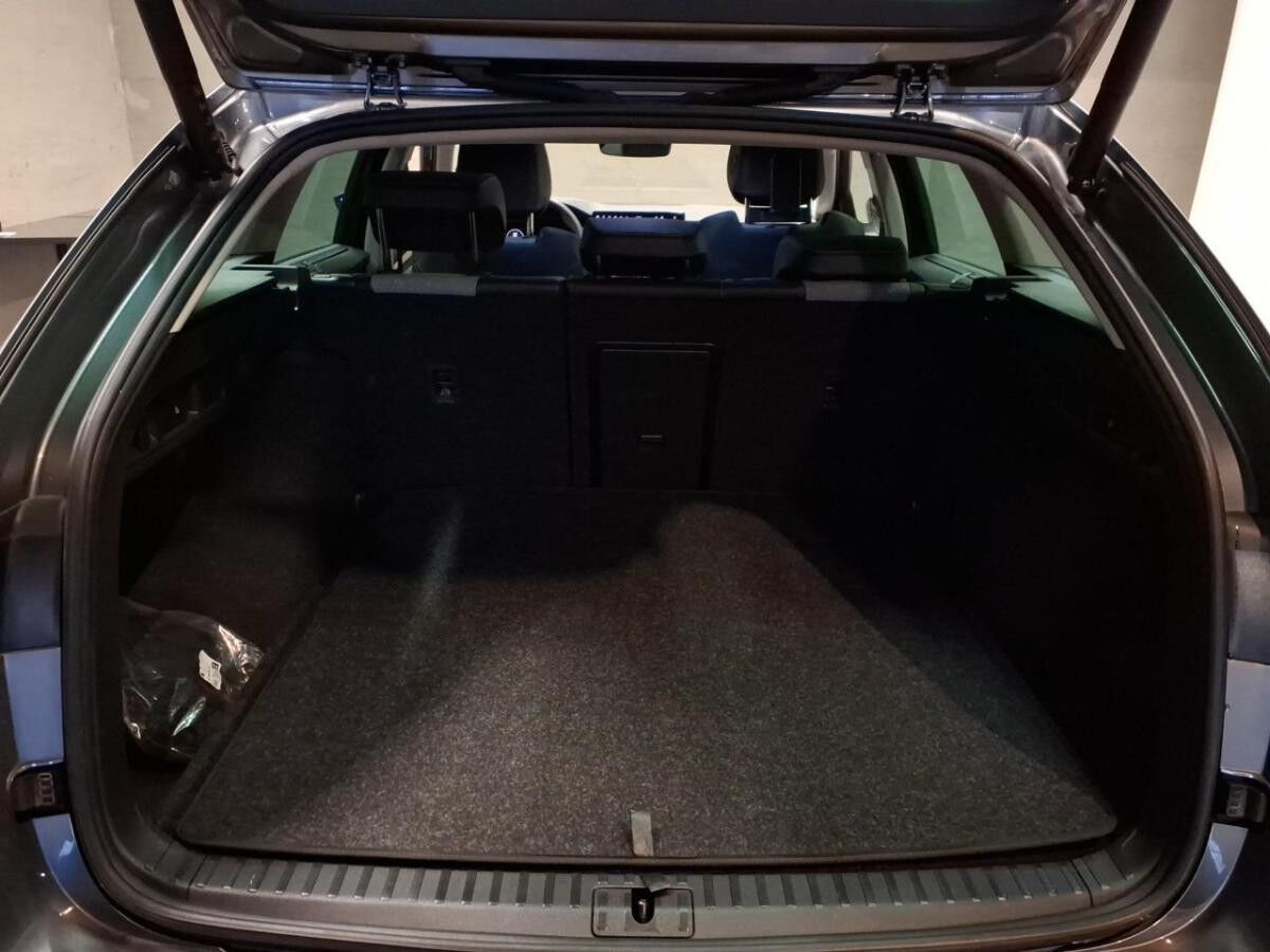 Skoda Octavia Selection 2.0TDI DSG / Matrix, Navi, RFK