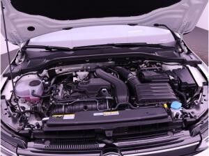 Volkswagen Golf VIII Life 1.5eTSI DSG / Navi, HuD, App, LED