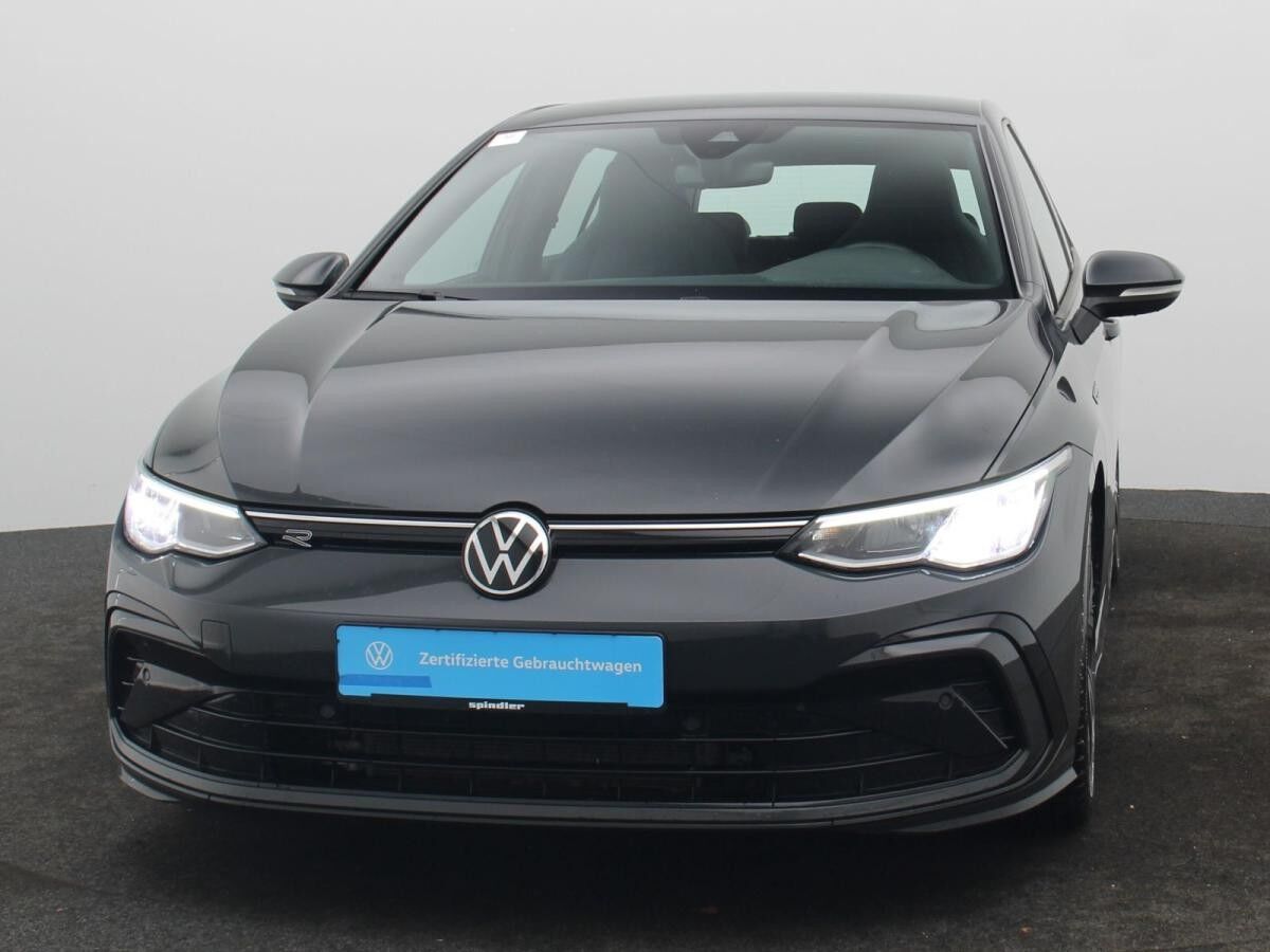 Volkswagen Golf VIII R-Line 2.0TDI DSG/ Navi, App, RFK, LED