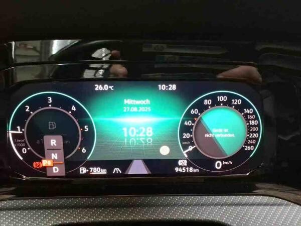 Volkswagen Golf VIII R-Line 2.0TDI DSG/ Navi, App, RFK, LED