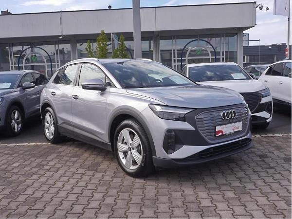 Audi Q4 e-tron Q4 45 e-tron Komfort Klima/R-Kamera/ACC pro/19