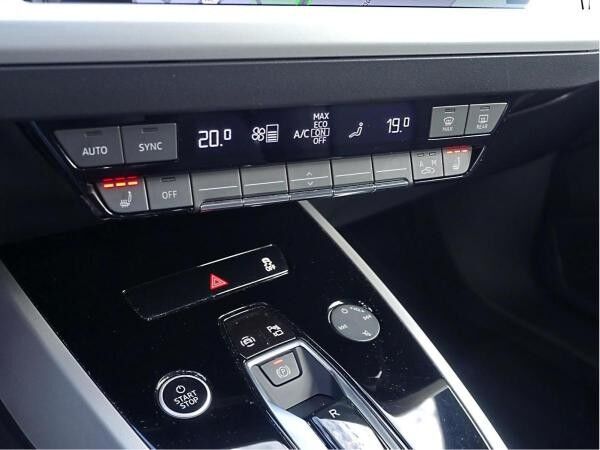 Audi Q4 e-tron Q4 45 e-tron Komfort Klima/R-Kamera/ACC pro/19