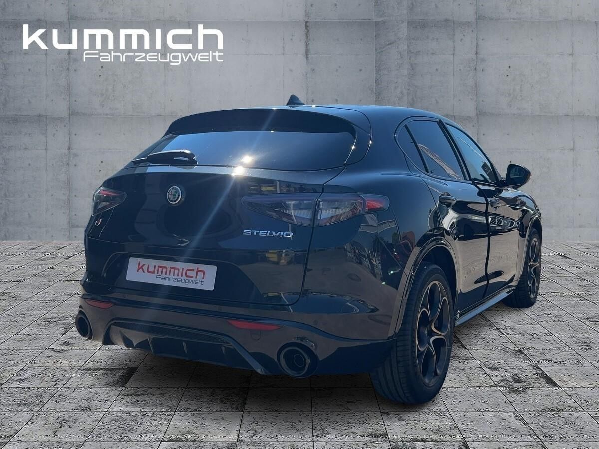 Alfa Romeo Stelvio INTENSA 2.0 Turbo AT8-Q4