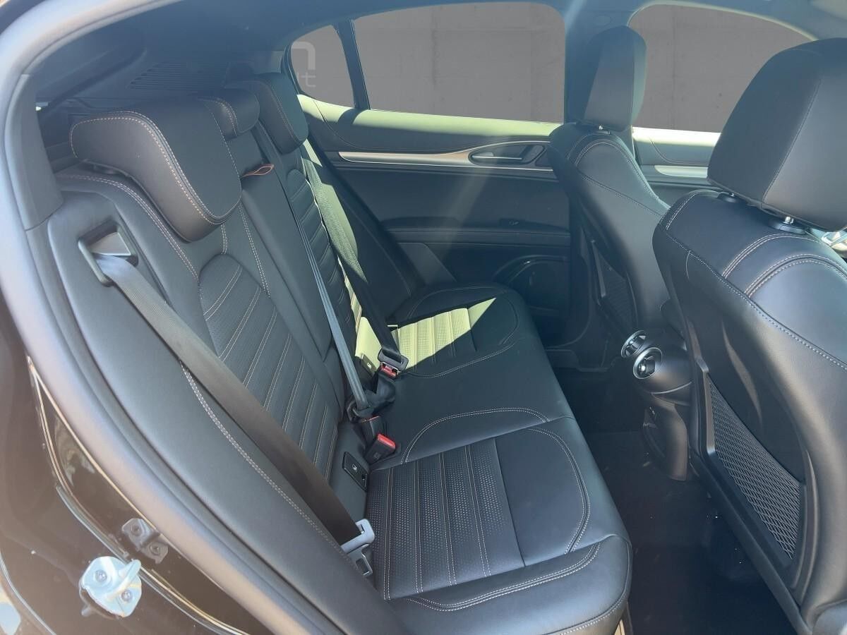 Alfa Romeo Stelvio INTENSA 2.0 Turbo AT8-Q4