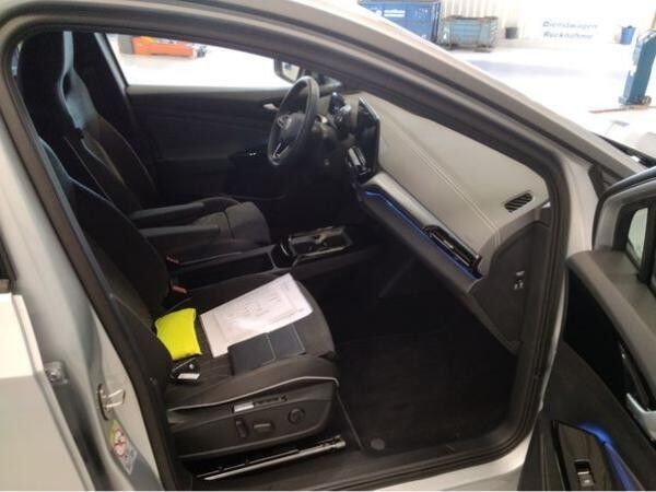 Volkswagen ID.4 Pro Perf. 21 AHK PANO WÄPU MATRIX