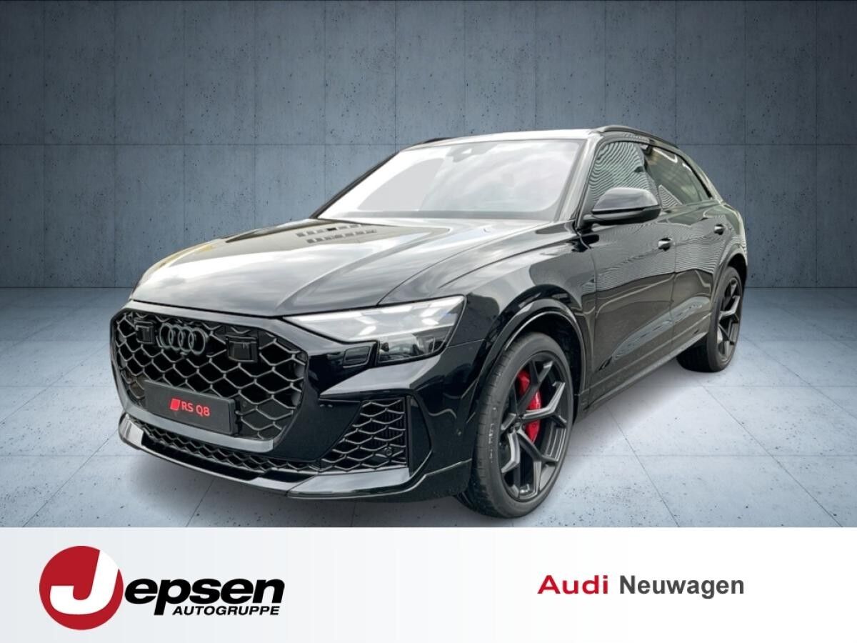 Audi RS Q8 SUV performance tiptr. Vmax 305 PANO HUD 23