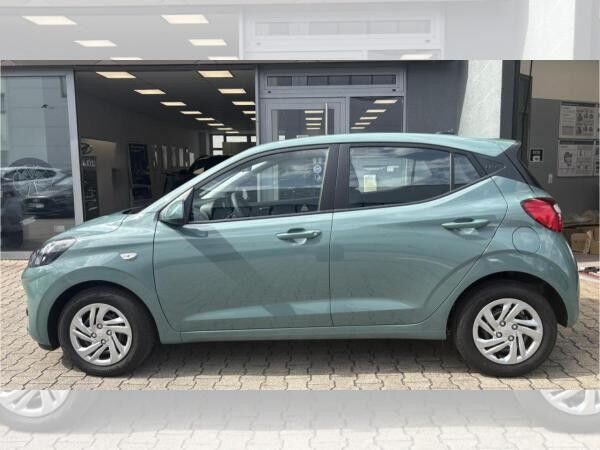 Hyundai i10 NAVIGATION (8 ZOLL TOUCHSCREEN)+RUECKFAHRKAMERA+PDC+LED TAGFAHRLICHT U.V.M.!