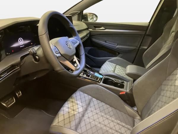 Volkswagen Golf R-Line 1.5 l eTSI | SOFORT VERFÜGBAR !