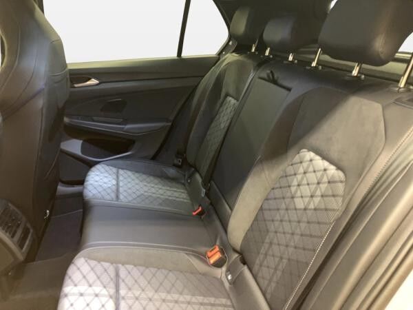 Volkswagen Golf R-Line 1.5 l eTSI | SOFORT VERFÜGBAR !