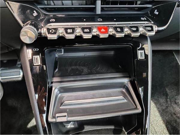 Peugeot 2008 GT Automatik Benzin Mild-Hybrid 145 ❗SOFORT VERFÜGBAR❗
