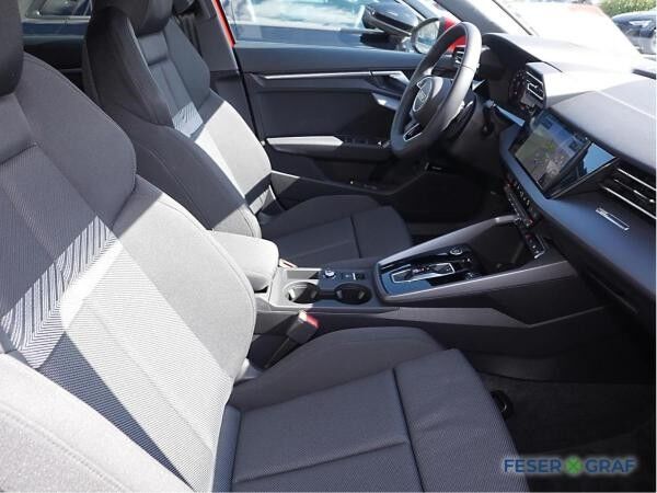 Audi A3 Sportback 30 TFSI Navi/Sportsitze/AHK/17 Zoll