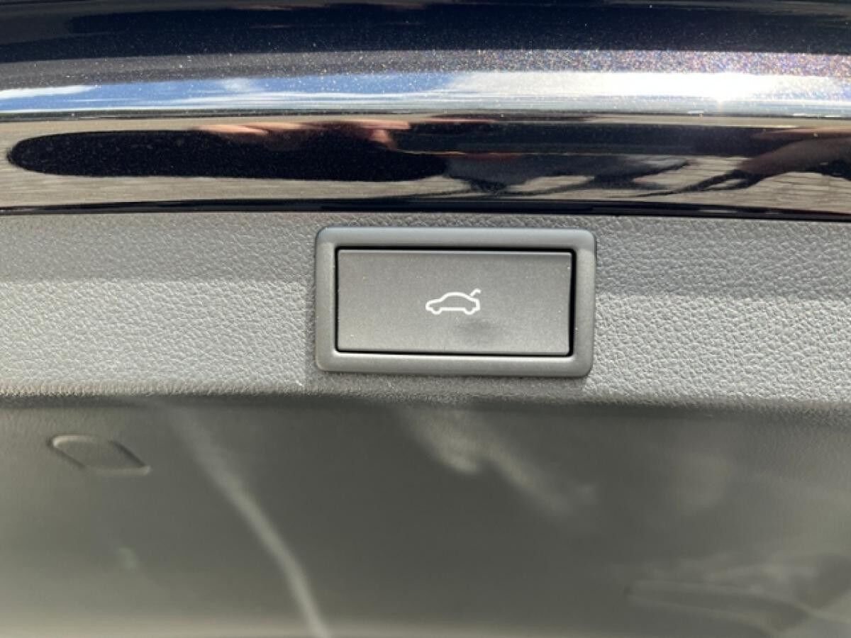 Skoda Octavia Combi TOUR 2.0 TDI DSG **AHK, Travel Assist**