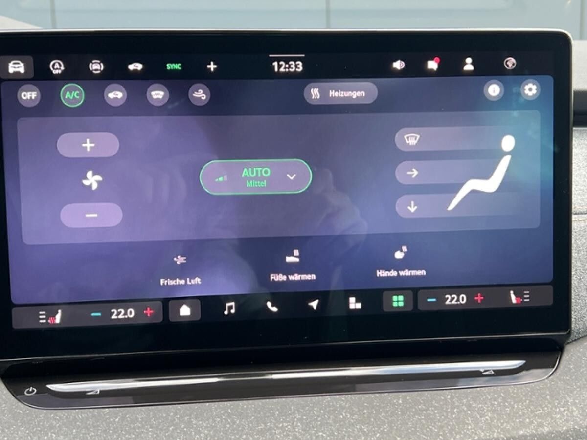 Skoda Octavia Combi TOUR 2.0 TDI DSG **AHK, Travel Assist**