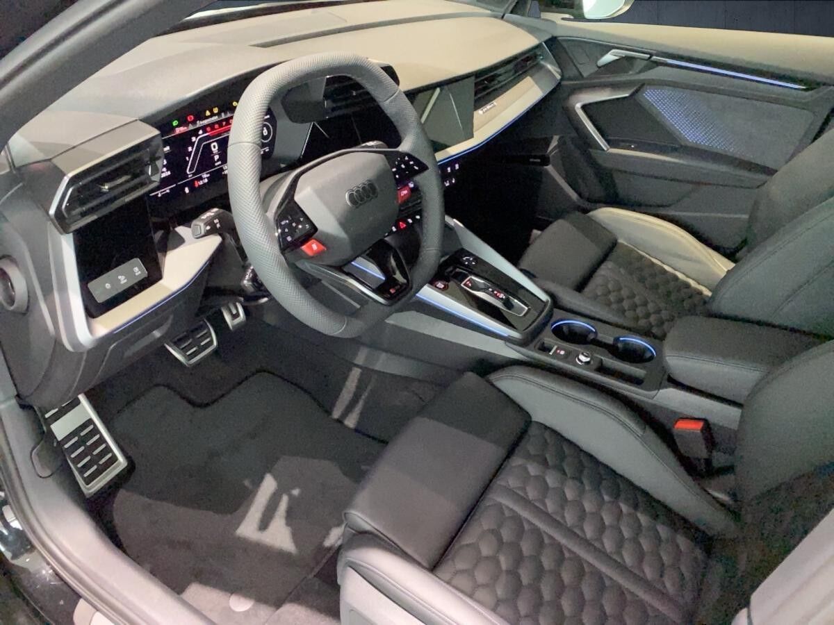 Audi RS3 RS 3 Sportback S tr. Vmax280 adFahrw. PANO RS-Abg