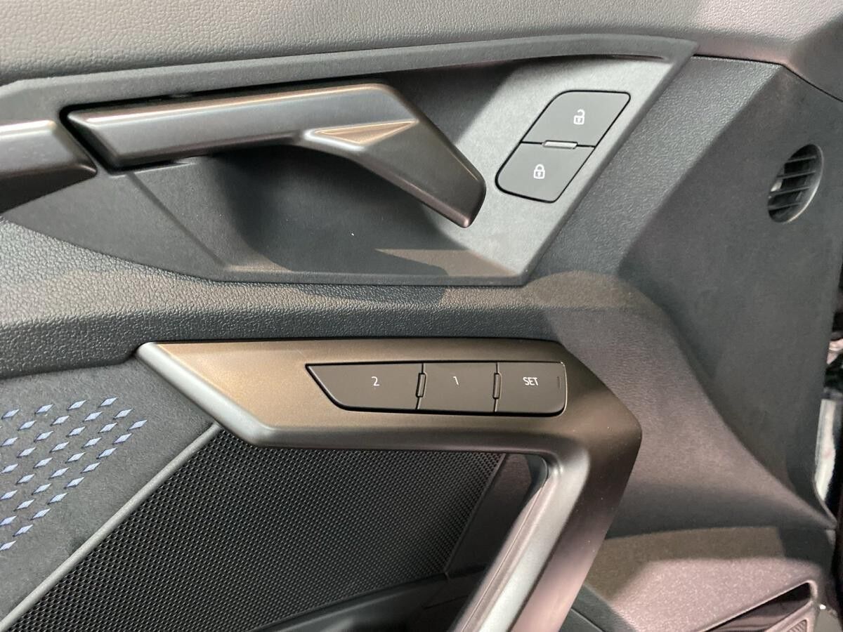 Audi RS3 RS 3 Sportback S tr. Vmax280 adFahrw. PANO RS-Abg